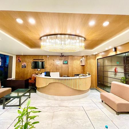 Hotel Rb International ! Puri Near-Sea-Beach-And-Temple Fully-Air-Conditioned-Hotel With-Lift-And-Card Payment Accepted-Parking-Facility, Best Hotel In Пури Екстериор снимка