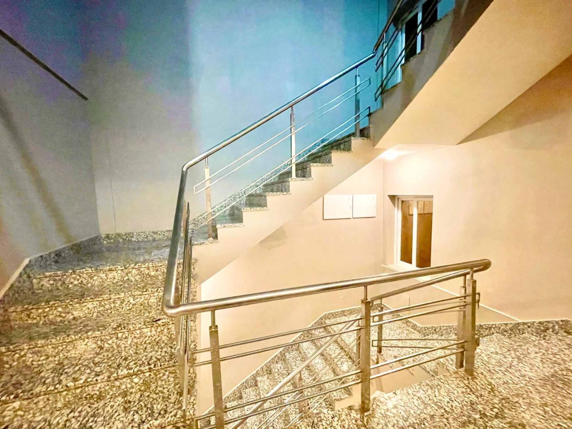 Hotel Rb International ! Puri Near-Sea-Beach-And-Temple Fully-Air-Conditioned-Hotel With-Lift-And-Card Payment Accepted-Parking-Facility, Best Hotel In Пури Екстериор снимка