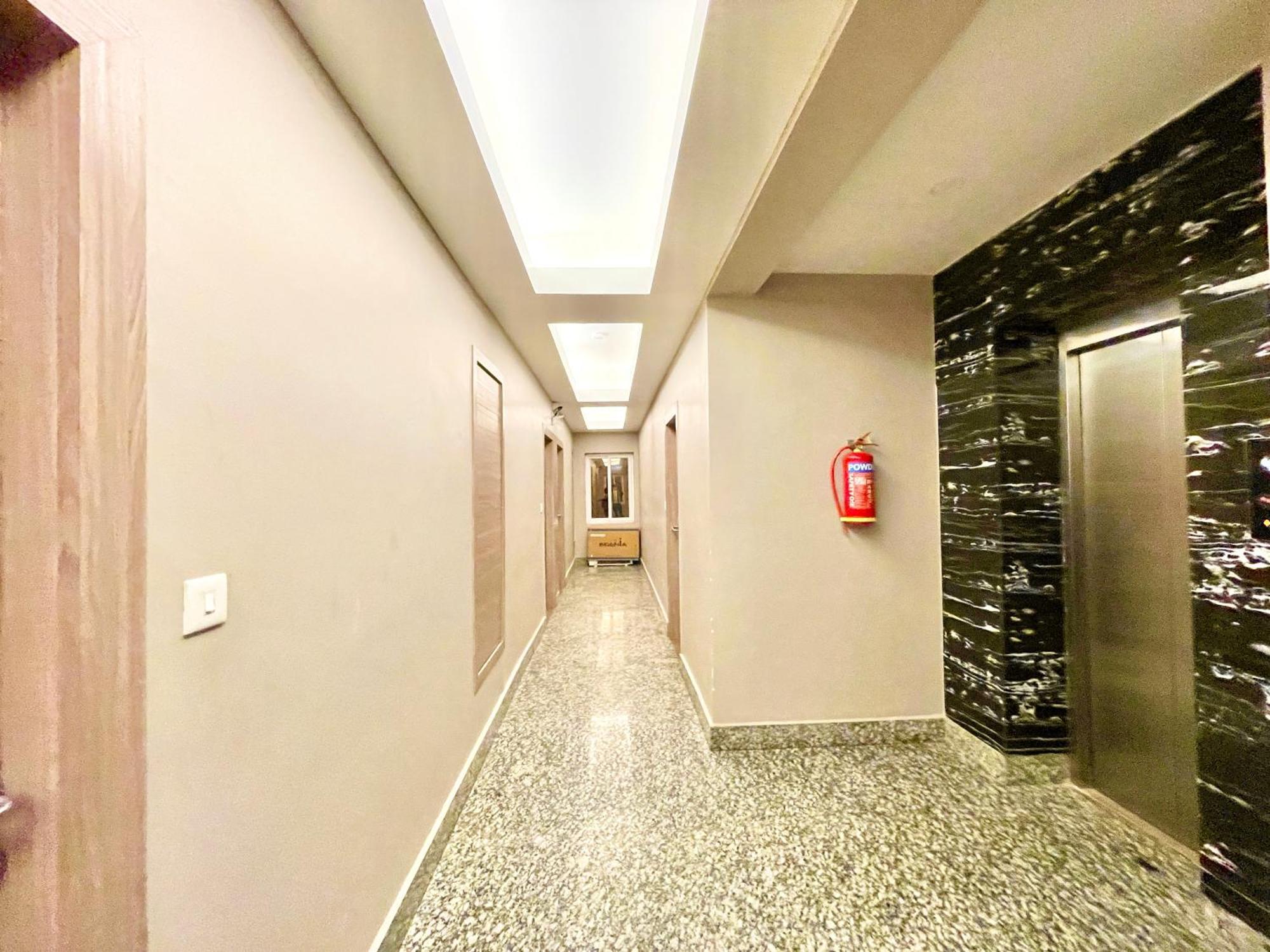 Hotel Rb International ! Puri Near-Sea-Beach-And-Temple Fully-Air-Conditioned-Hotel With-Lift-And-Card Payment Accepted-Parking-Facility, Best Hotel In Пури Екстериор снимка