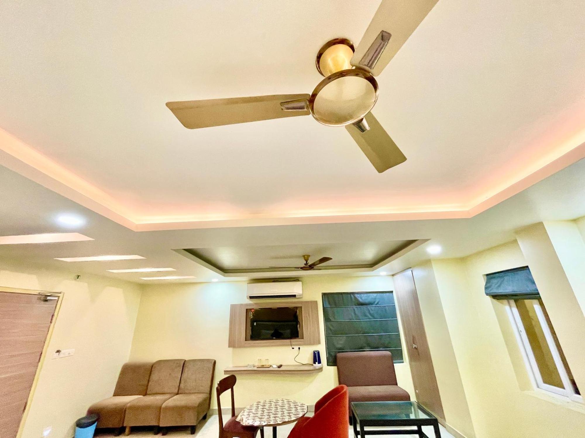 Hotel Rb International ! Puri Near-Sea-Beach-And-Temple Fully-Air-Conditioned-Hotel With-Lift-And-Card Payment Accepted-Parking-Facility, Best Hotel In Пури Екстериор снимка