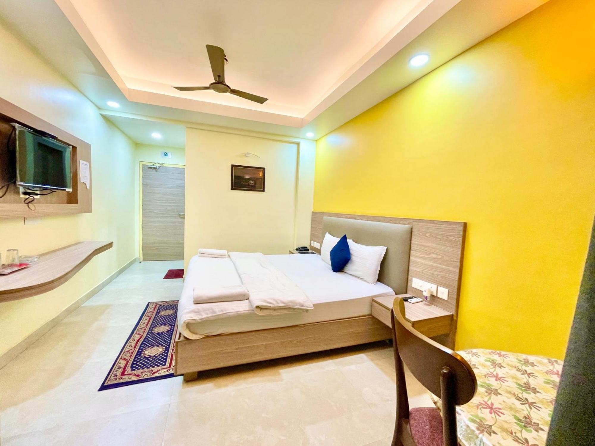 Hotel Rb International ! Puri Near-Sea-Beach-And-Temple Fully-Air-Conditioned-Hotel With-Lift-And-Card Payment Accepted-Parking-Facility, Best Hotel In Пури Екстериор снимка
