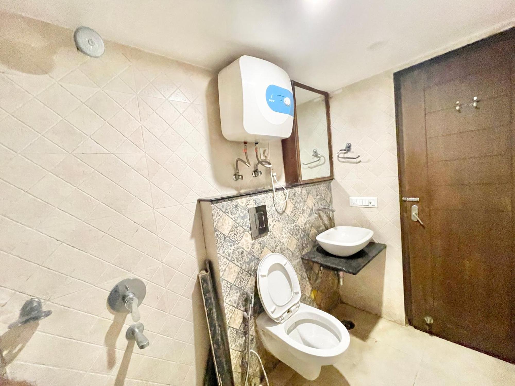 Hotel Rb International ! Puri Near-Sea-Beach-And-Temple Fully-Air-Conditioned-Hotel With-Lift-And-Card Payment Accepted-Parking-Facility, Best Hotel In Пури Екстериор снимка